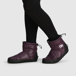 NEW Outdoor Research Tundra Trax Booties Amethyst Winter Boots
